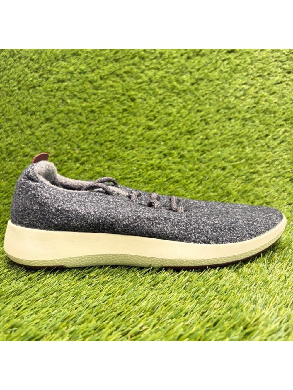 Allbirds Wool Runners Mizzles Mens Size 9 Gray White Athletic Shoes Sneakers